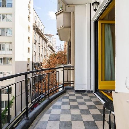 Quiet And Classic Studio With Cismigiu Park View Bukarest Eksteriør billede